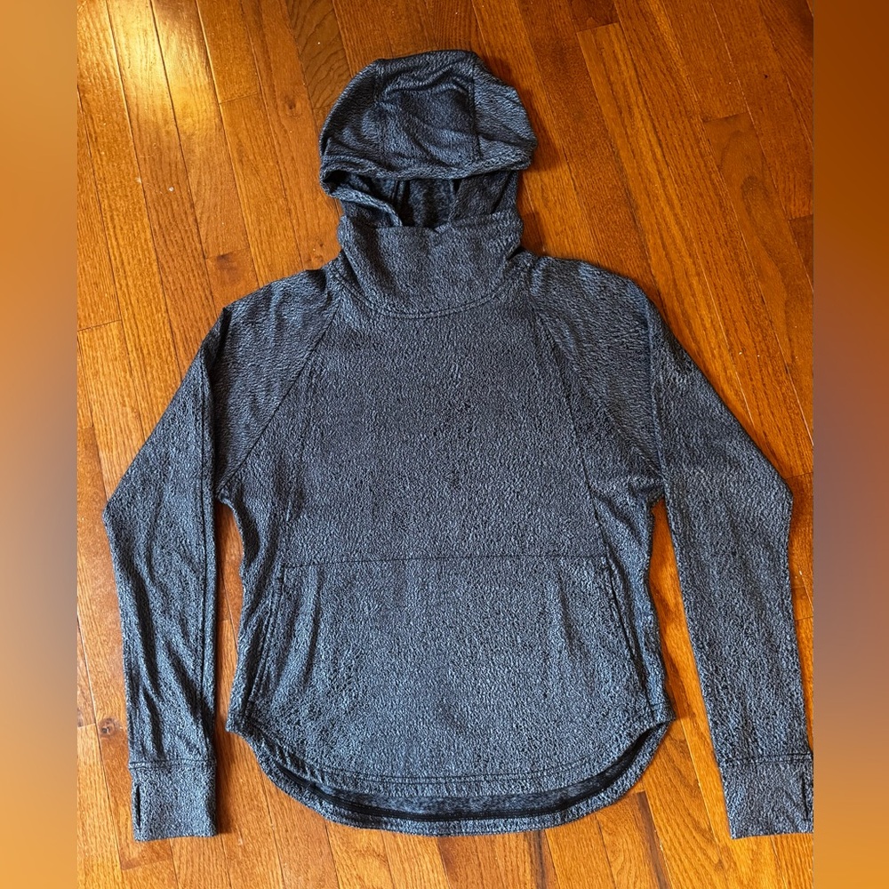 Lululemon Women’s Gray Sweater pullover hooded 6 or 8